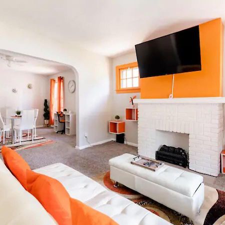 Villa La Naranja Retreat - Cozy Duplex Near Downtown With Parking, 300 Mb Wifi & Self Check In Cleveland Exterior foto