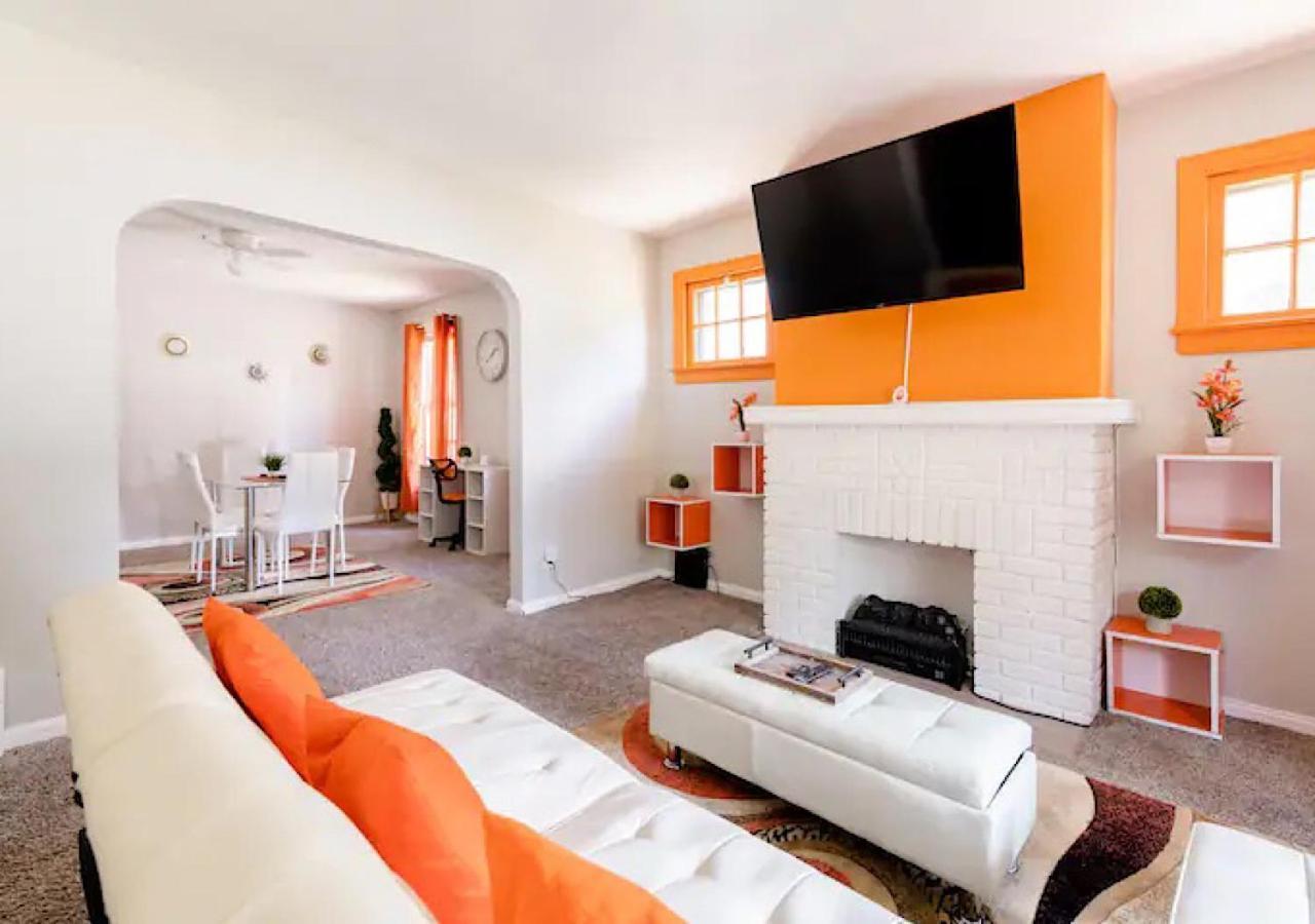Villa La Naranja Retreat - Cozy Duplex Near Downtown With Parking, 300 Mb Wifi & Self Check In Cleveland Exterior foto