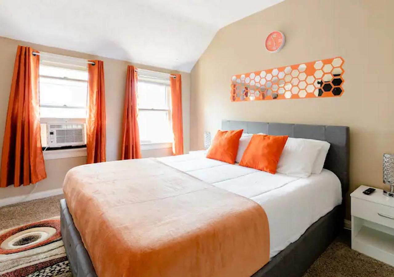 Villa La Naranja Retreat - Cozy Duplex Near Downtown With Parking, 300 Mb Wifi & Self Check In Cleveland Exterior foto