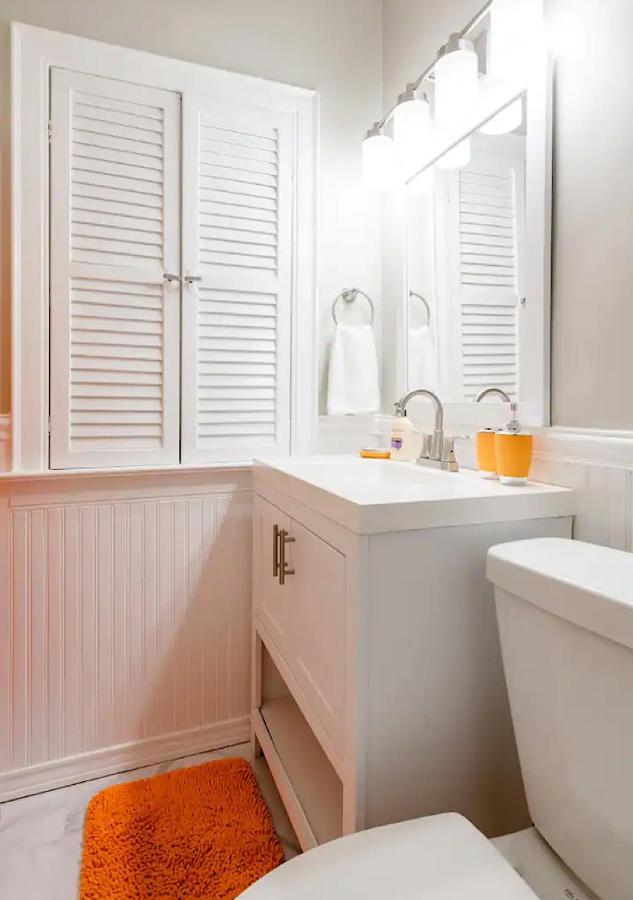 Villa La Naranja Retreat - Cozy Duplex Near Downtown With Parking, 300 Mb Wifi & Self Check In Cleveland Exterior foto