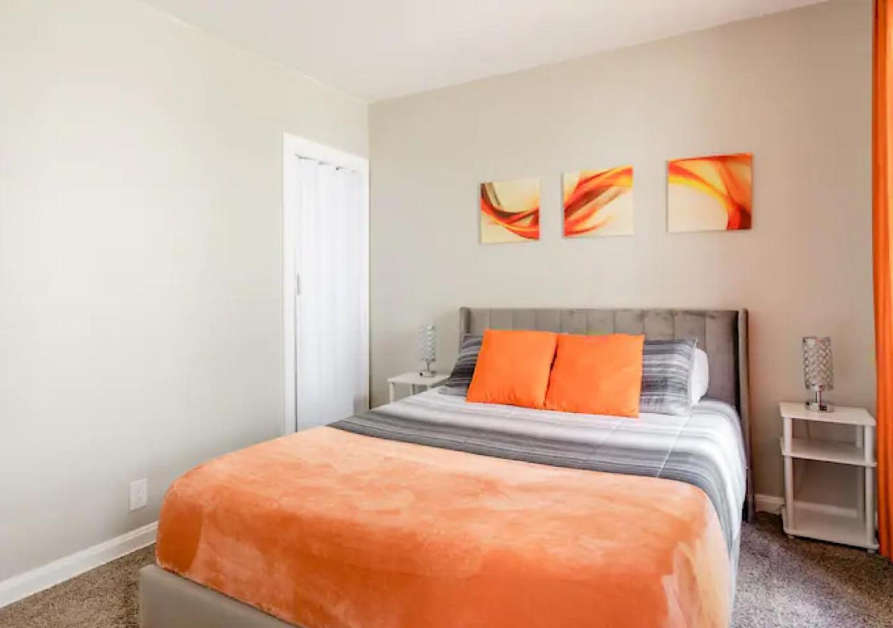 Villa La Naranja Retreat - Cozy Duplex Near Downtown With Parking, 300 Mb Wifi & Self Check In Cleveland Exterior foto
