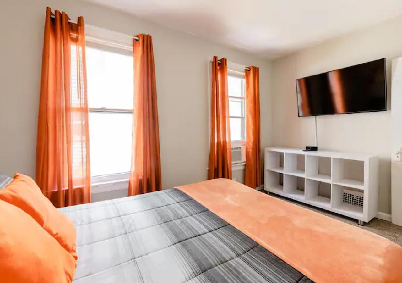 Villa La Naranja Retreat - Cozy Duplex Near Downtown With Parking, 300 Mb Wifi & Self Check In Cleveland Exterior foto