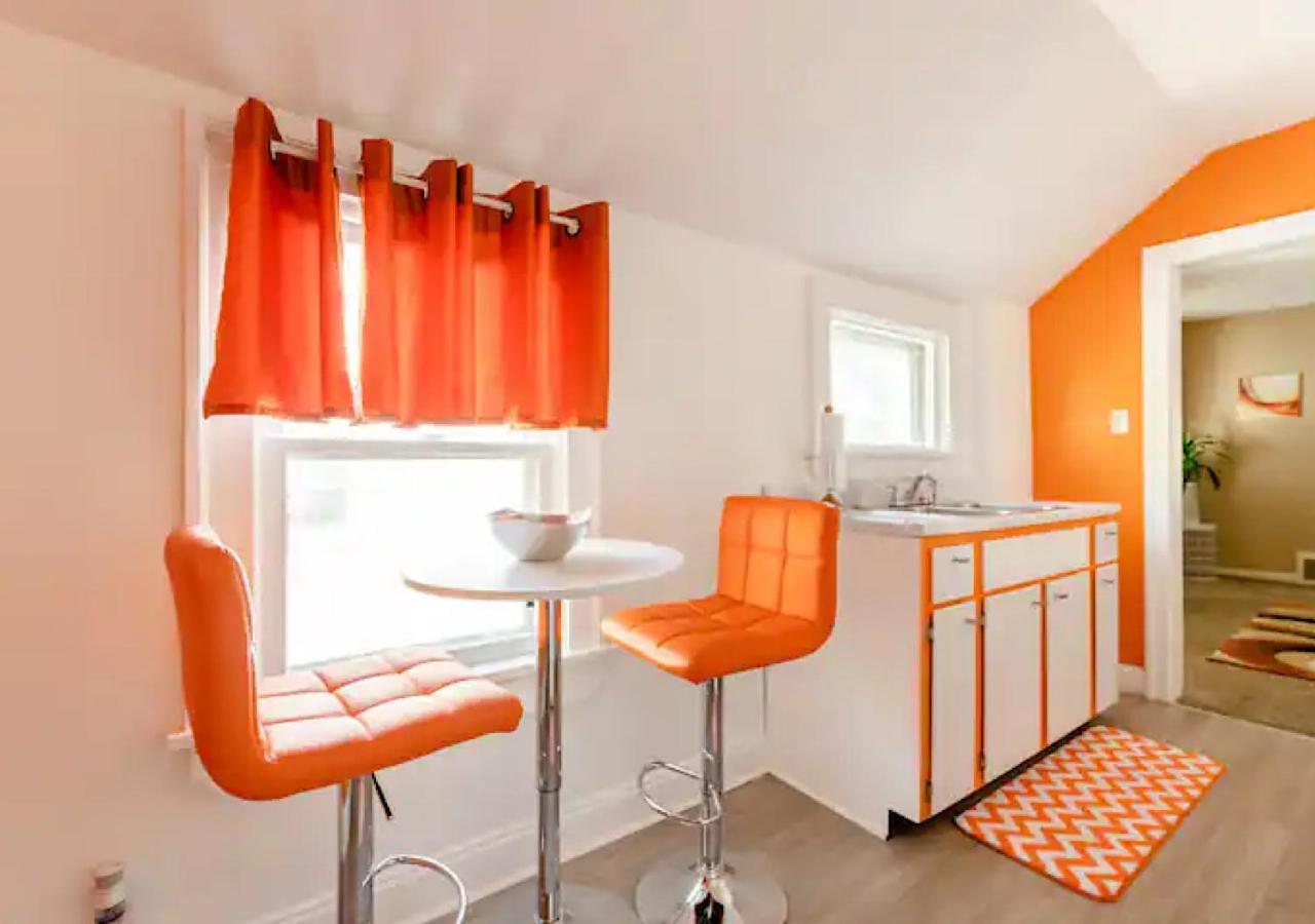 Villa La Naranja Retreat - Cozy Duplex Near Downtown With Parking, 300 Mb Wifi & Self Check In Cleveland Exterior foto