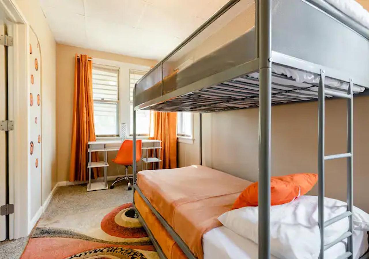 Villa La Naranja Retreat - Cozy Duplex Near Downtown With Parking, 300 Mb Wifi & Self Check In Cleveland Exterior foto